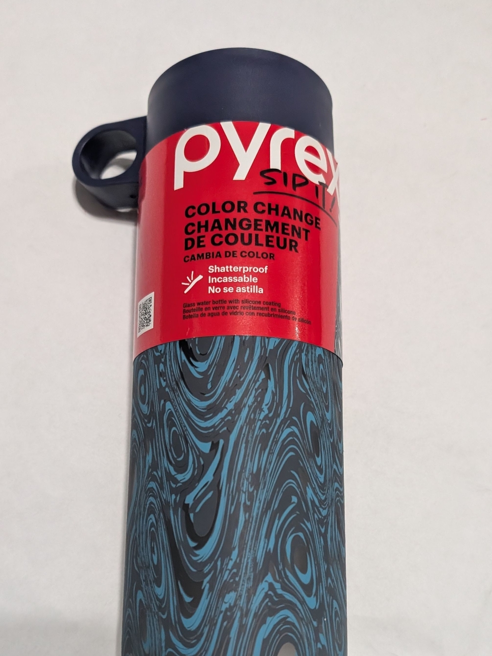 Pyrex Color Change Travel Bottle in Blue and Black Swirl